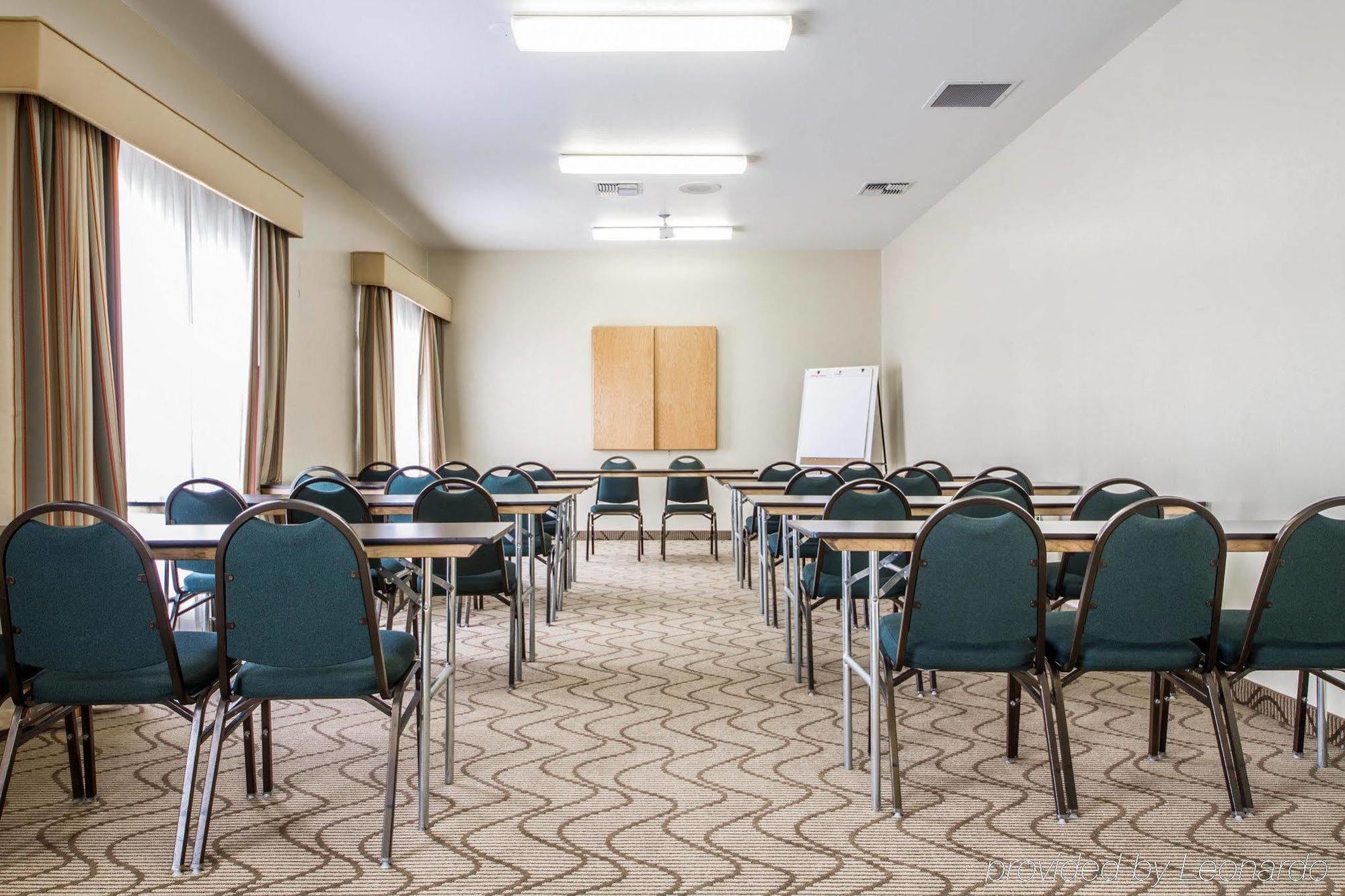 Comfort Inn & Suites Oakland Airport 外观 照片
