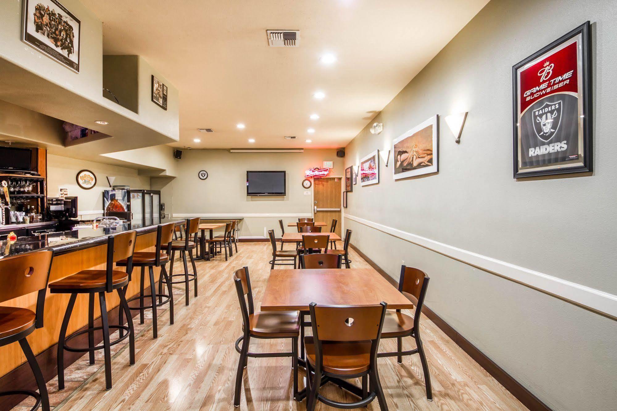 Comfort Inn & Suites Oakland Airport 外观 照片