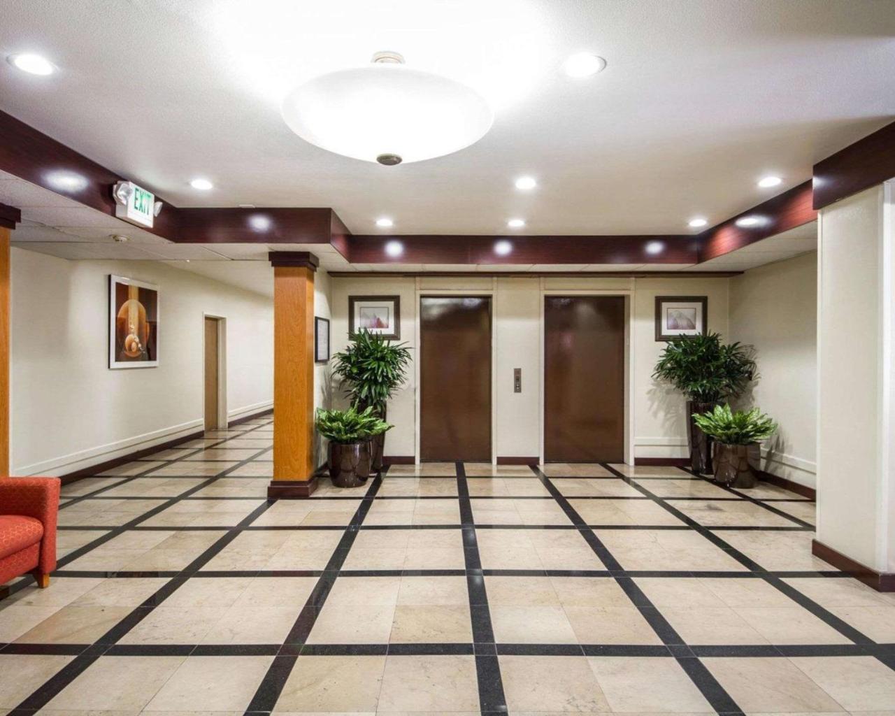 Comfort Inn & Suites Oakland Airport 外观 照片