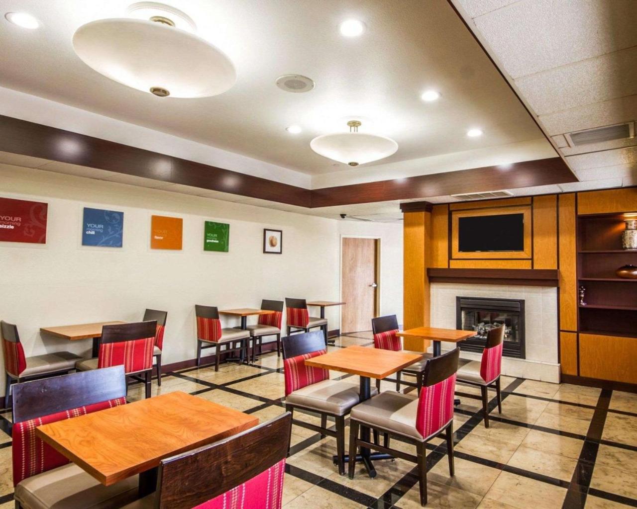 Comfort Inn & Suites Oakland Airport 外观 照片