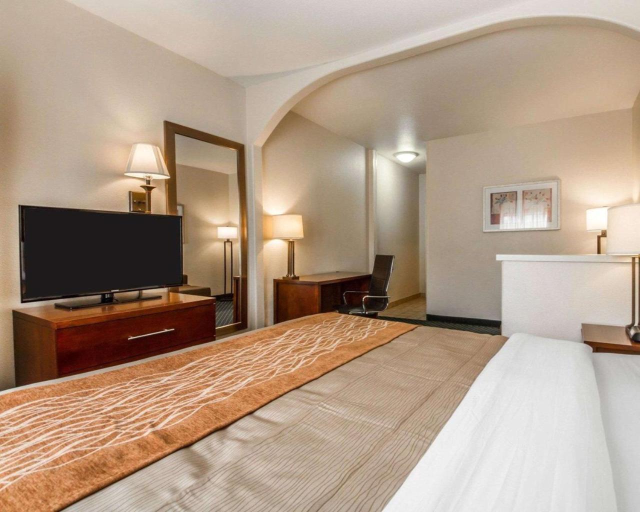 Comfort Inn & Suites Oakland Airport 外观 照片