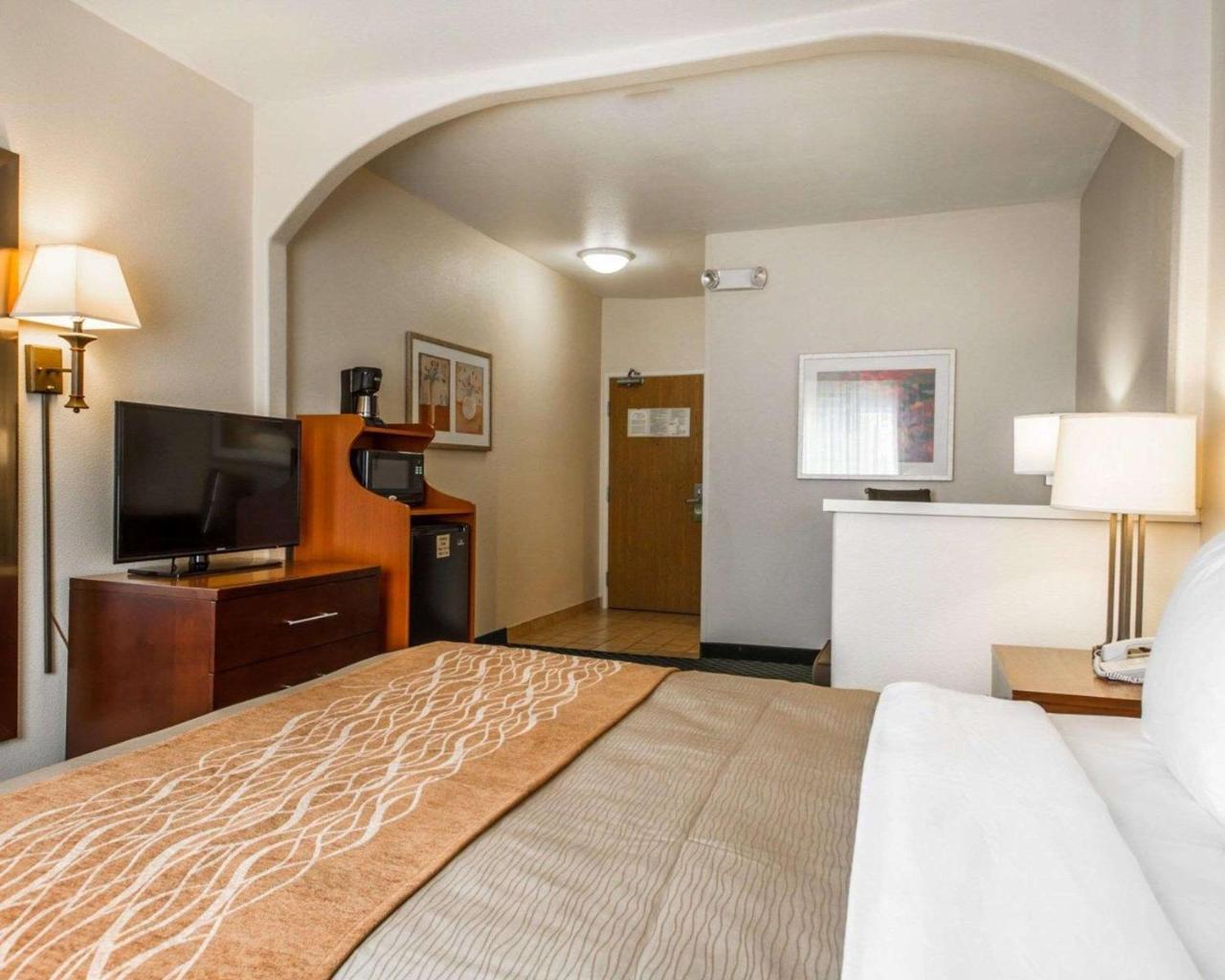 Comfort Inn & Suites Oakland Airport 外观 照片