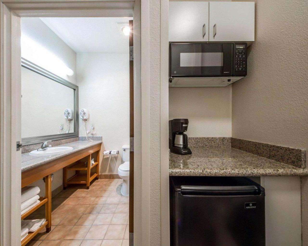 Comfort Inn & Suites Oakland Airport 外观 照片