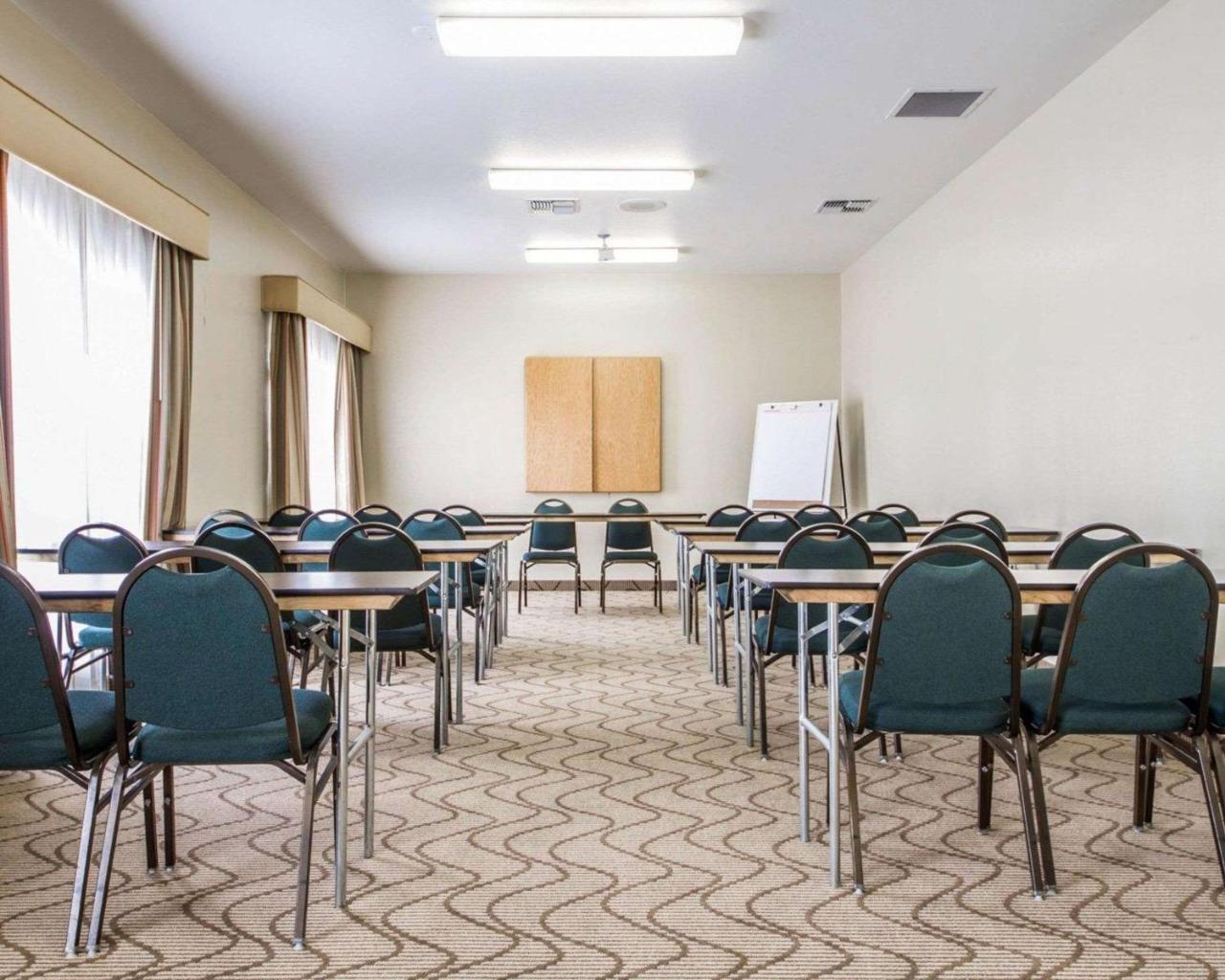 Comfort Inn & Suites Oakland Airport 外观 照片